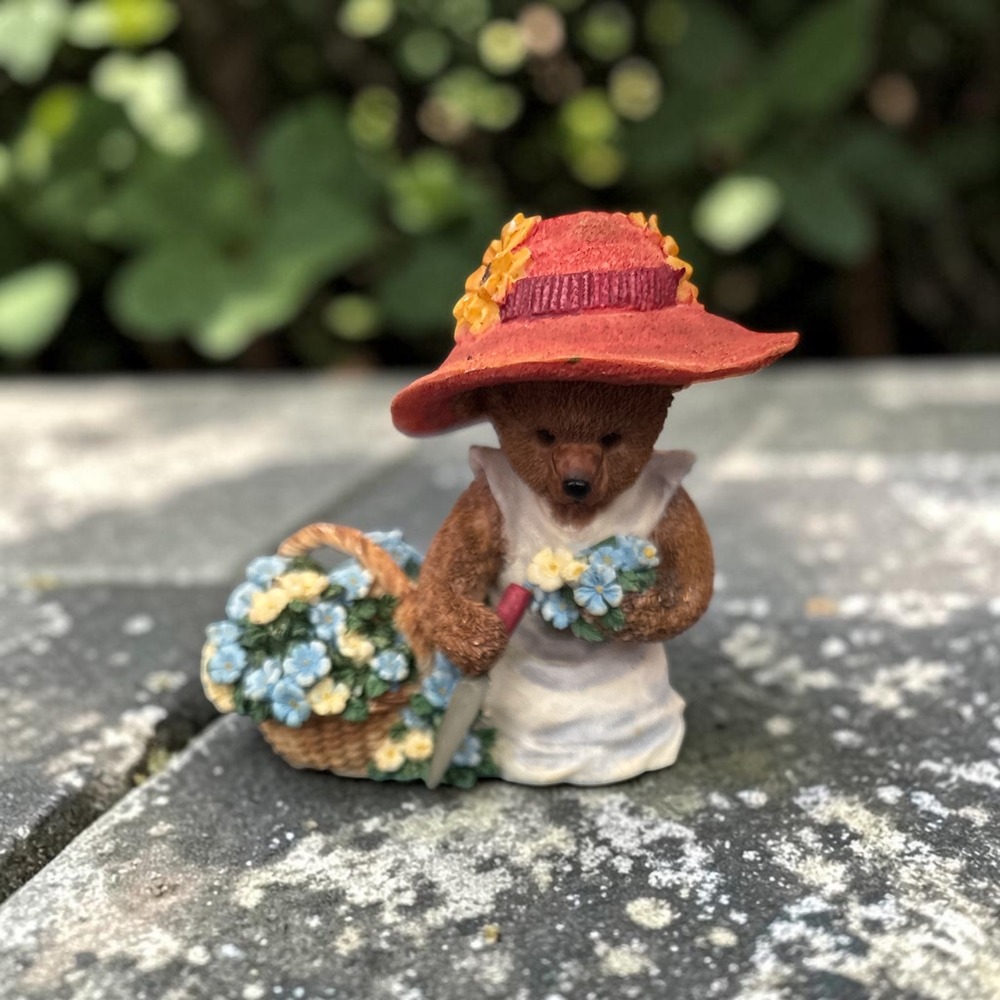 Westland Giftware Gardening Teddy Bear Figurine Red Sun Hat Flower Basket 5602